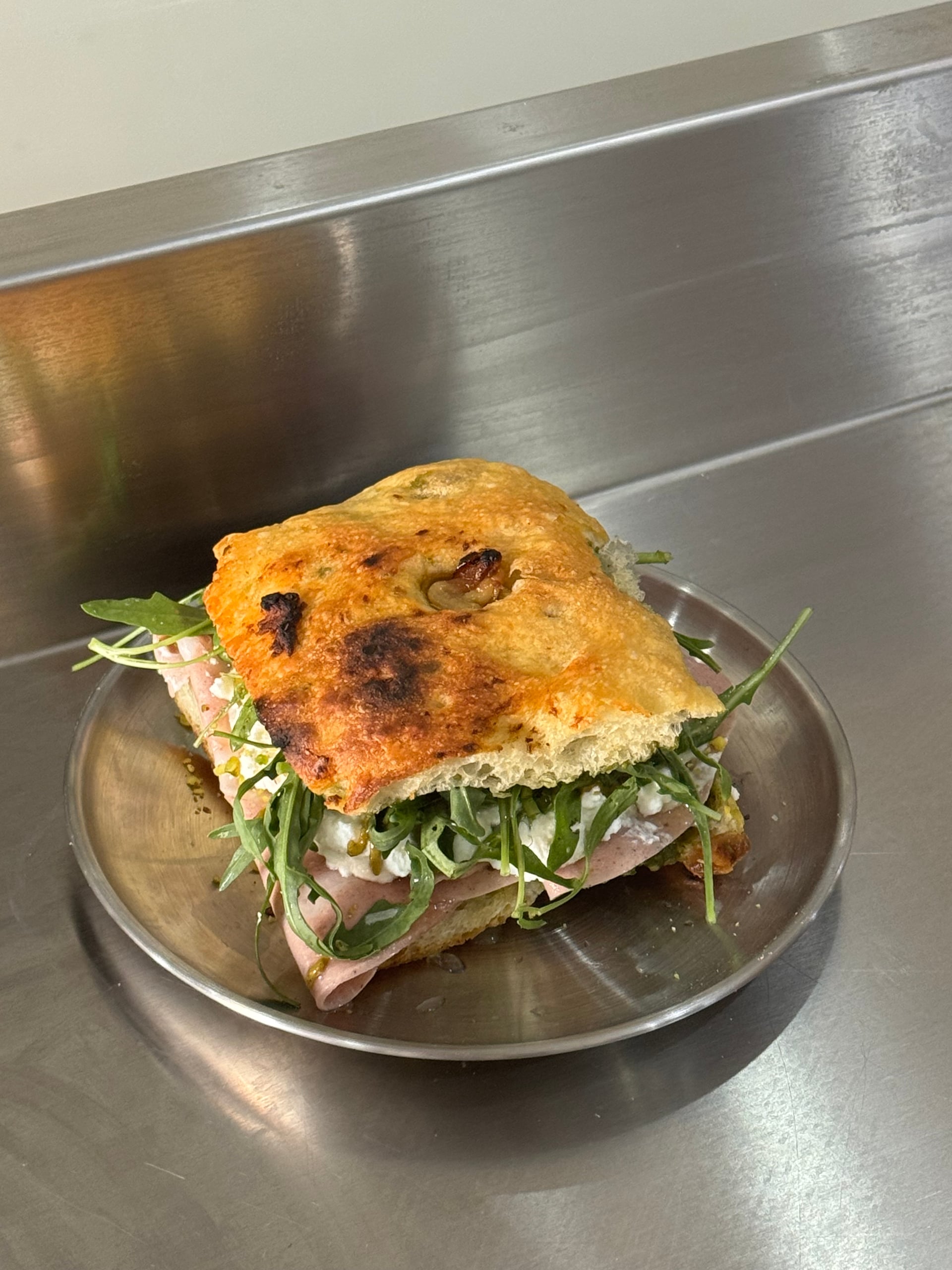 Sangas Vol.01 - Mortadella Pista Sandwich